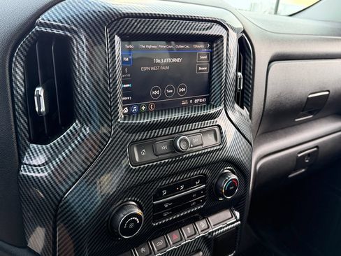 Used 2021 Chevrolet Silverado 1500 Custom Trail Boss AWD/4WD image 21