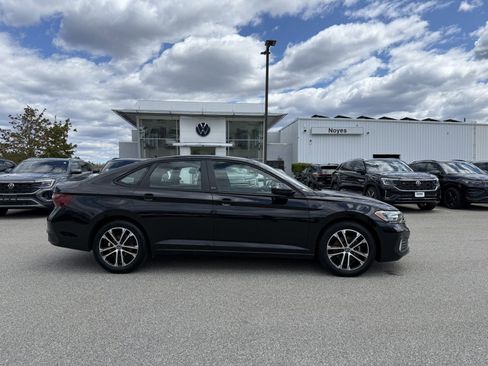 Certified 2024 Volkswagen Jetta Sport FWD image 2