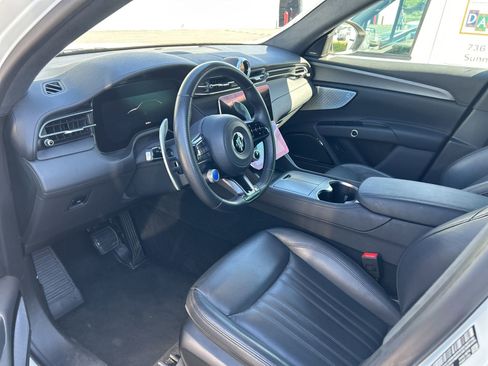 Used 2024 Maserati Grecale GT image 8