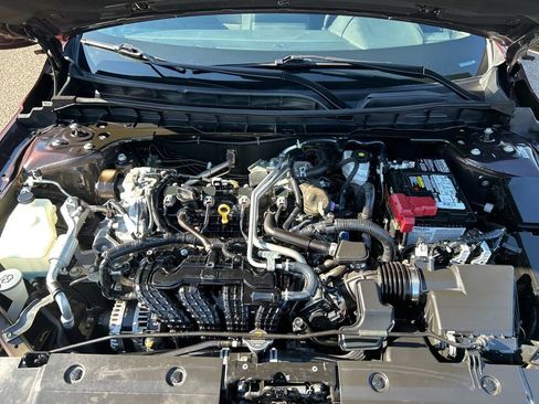 Used 2024 Nissan Altima 2.5 SV FWD image 11