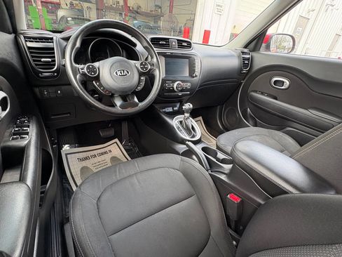 Used 2019 Kia Soul + image 11