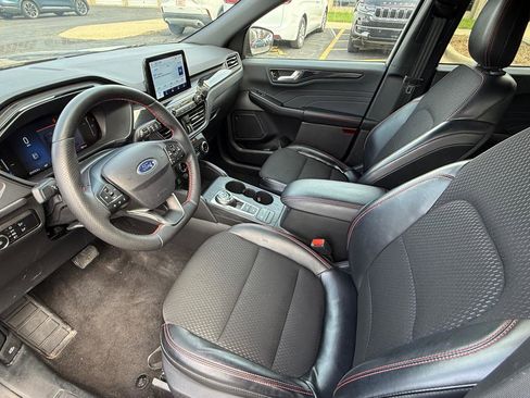 Used 2025 Ford Escape ST-Line Select image 9
