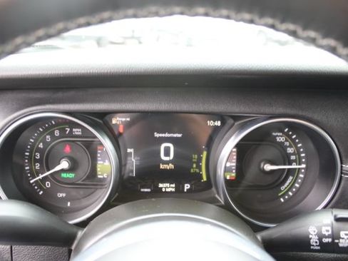 Used 2022 Jeep Wrangler Unlimited Sahara w/ Cold Weather Group AWD/4WD image 20