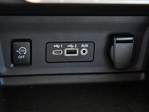 Used 2025 Nissan Sentra SV FWD image 21