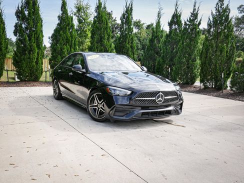 Used 2022 Mercedes-Benz C 300 4MATIC Sedan image 2