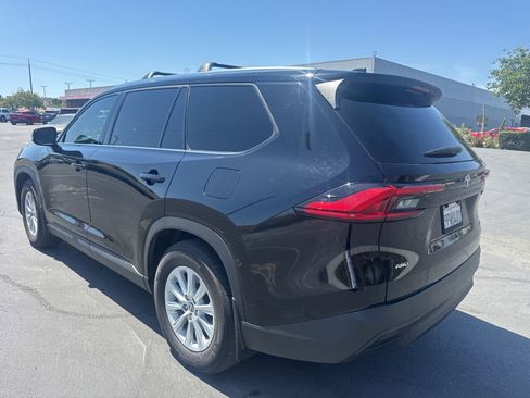 Used 2024 Toyota Grand Highlander AWD image 5