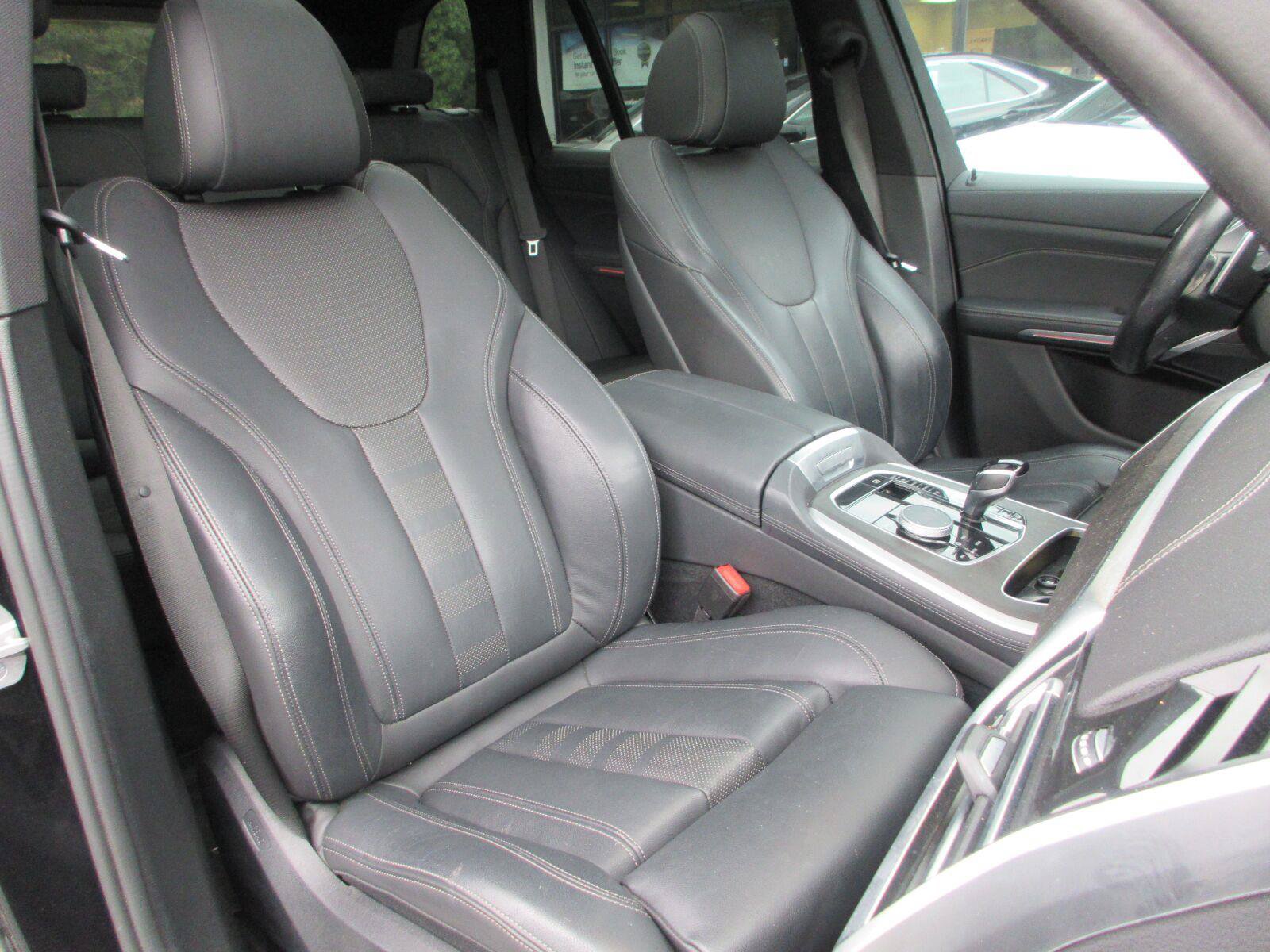 Used 2022 BMW X5 xDrive40i w/ M Sport Package AWD/4WD image 16