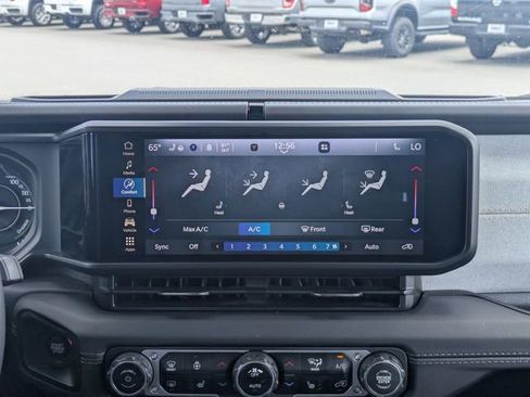 Used 2025 Jeep Wrangler Unlimited Sahara AWD/4WD image 20