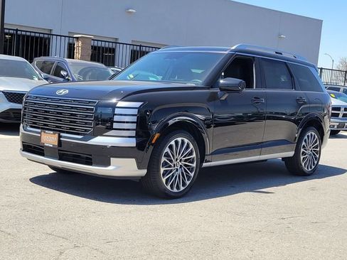 New 2026 Hyundai Palisade Calligraphy FWD image 2