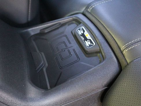 Used 2017 Chevrolet Camaro LT RWD image 36