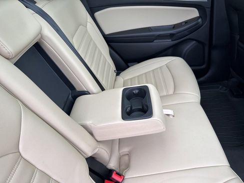 Used 2024 Ford Edge SEL w/ Convenience Package image 14