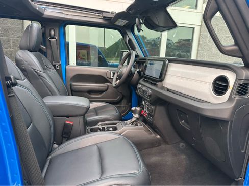 Used 2026 Jeep Wrangler Unlimited Sport AWD/4WD image 16