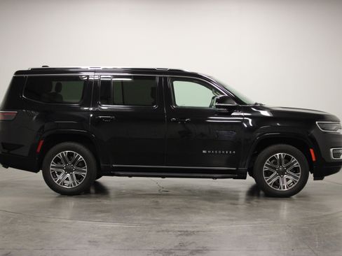 Used 2024 Jeep Wagoneer Series II AWD/4WD image 9