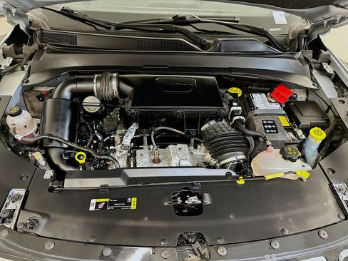 Used 2025 Jeep Compass Limited image 33