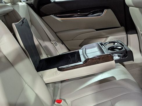 Used 2015 Cadillac XTS Luxury image 27