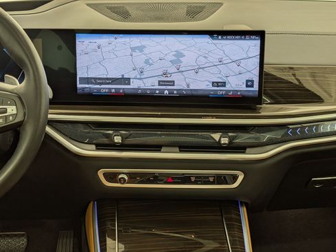 Certified 2024 BMW X5 xDrive50e w/ Premium Package image 28