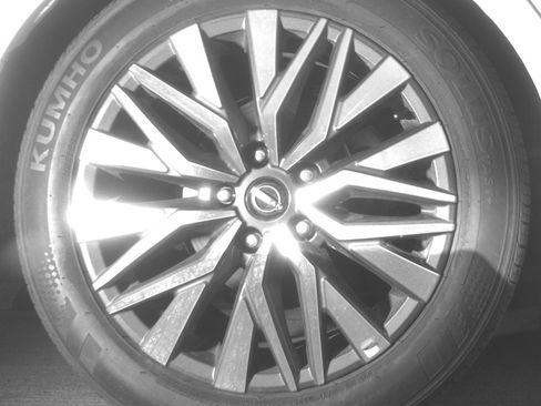 Used 2025 Nissan Altima 2.5 SV FWD image 15