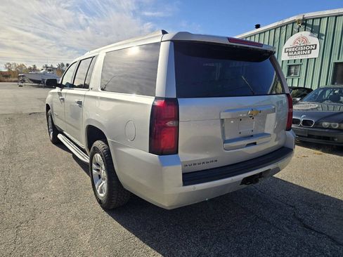 Used 2018 Chevrolet Suburban LT image 13