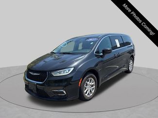 Used 2023 Chrysler Pacifica Touring-L FWD video 1