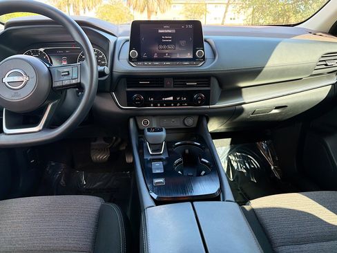 Used 2023 Nissan Rogue SV image 18