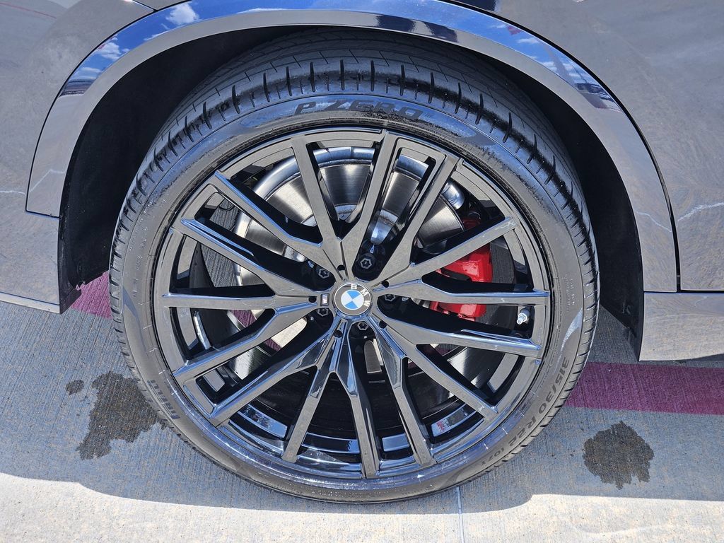 Used 2025 BMW X5 M60i AWD/4WD image 10