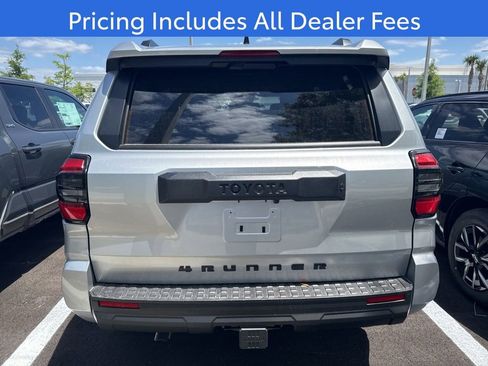New 2026 Toyota 4Runner SR5 AWD/4WD image 5