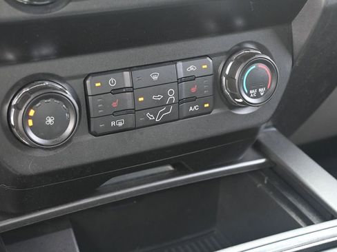 Used 2019 Ford F250 XLT w/ XLT Premium Package AWD/4WD image 27
