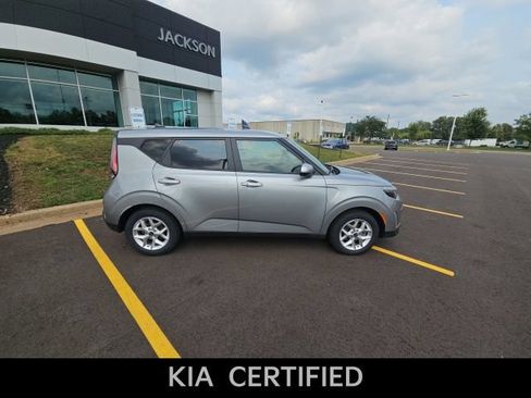 Used 2024 Kia Soul S FWD image 9