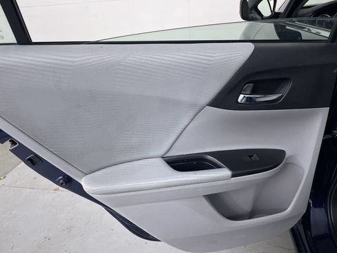 Used 2015 Honda Accord LX image 18