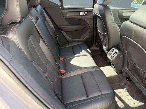 Used 2023 Volvo XC40 B5 Ultimate w/ Protection Package Premier image 29