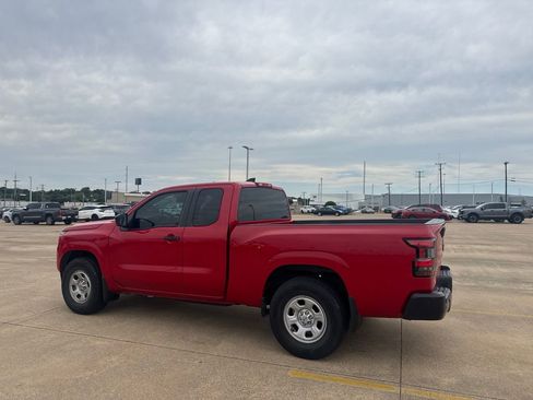 Used 2022 Nissan Frontier S w/ Technology Package RWD image 13