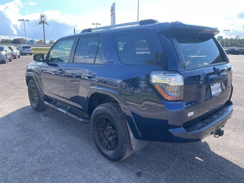 Used 2022 Toyota 4Runner SR5 image 5