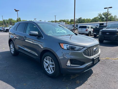 Used 2023 Ford Edge SEL w/ Convenience Package AWD/4WD image 3