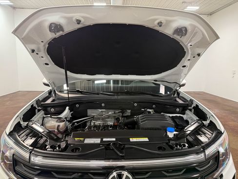 Used 2024 Volkswagen Atlas Cross Sport SE w/ Panoramic Sunroof Package AWD/4WD image 83