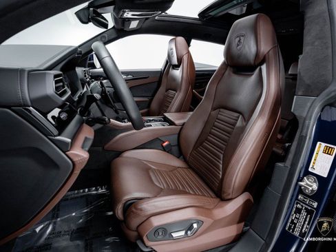 Used 2025 Lamborghini Urus SE image 29