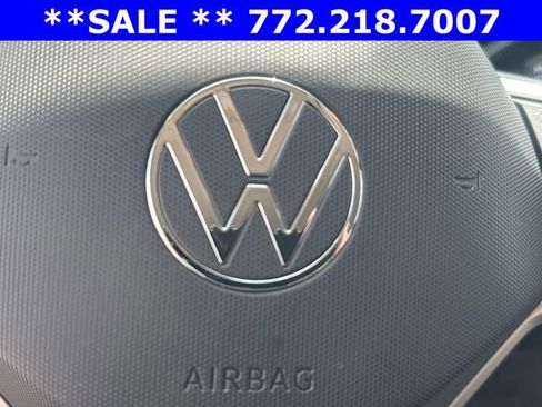 Certified 2024 Volkswagen Taos SE FWD image 24