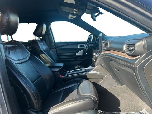 Used 2021 Ford Explorer Platinum w/ Equipment Group 601A image 17