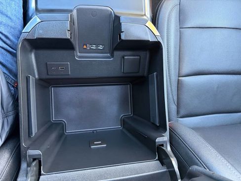 Used 2024 GMC Sierra 3500 SLT w/ SLT Premium Package image 37