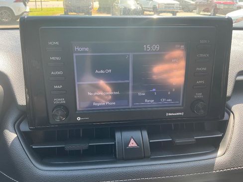 Used 2021 Toyota RAV4 XLE FWD image 16