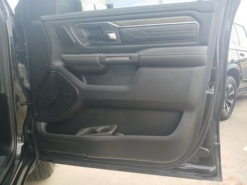 Used 2025 RAM 1500 Limited AWD/4WD image 16