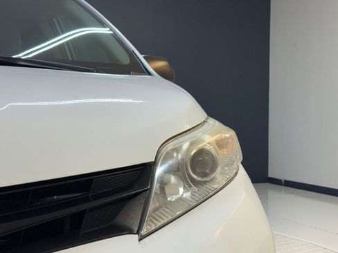 Used 2019 Toyota Sienna L image 11