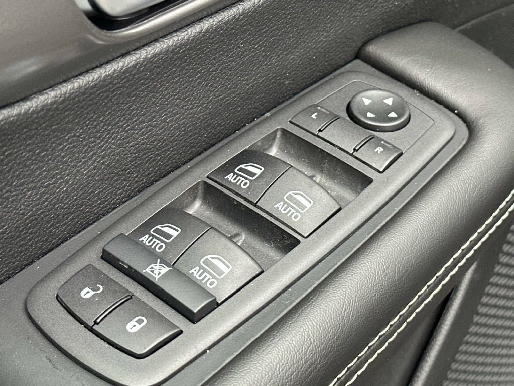 New 2026 Chrysler Pacifica Select w/ S Appearance Package AWD/4WD image 14
