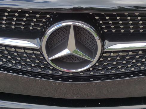 Used 2017 Mercedes-Benz CLA 250 image 3
