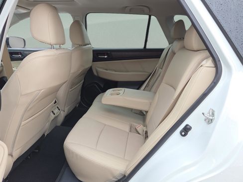 Used 2018 Subaru Outback 2.5i Limited image 12