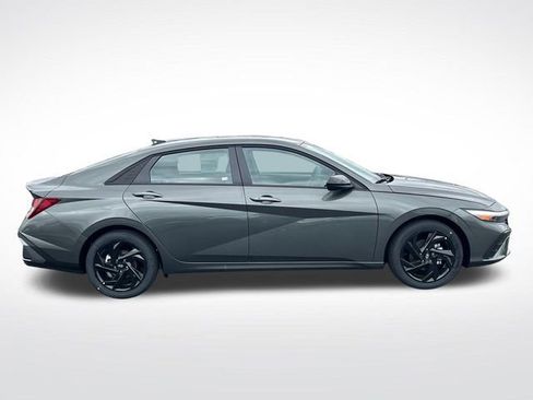 New 2026 Hyundai Elantra Sport FWD image 7
