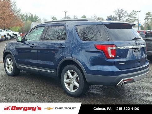 Used 2017 Ford Explorer XLT w/ Equipment Group 202A image 8