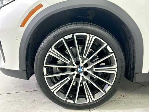 Used 2025 BMW X2 xDrive28i w/ Technology Package image 19
