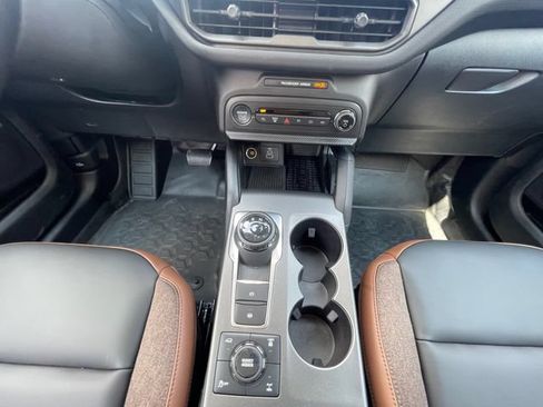 Used 2025 Ford Bronco Sport Outer Banks w/ Sasquatch Outer Banks Package AWD/4WD image 11