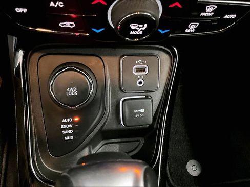 Used 2021 Jeep Compass Limited w/ Sun and Sound Group AWD/4WD image 26