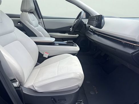 Used 2023 Nissan Ariya AWD image 14